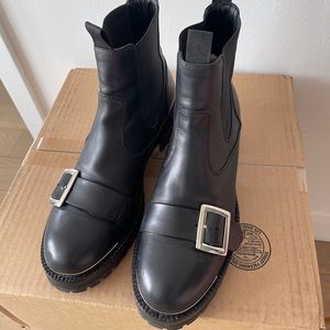 Alexander McQueen Leather Chelsea boots